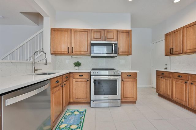 4611 BARNSTEAD DRIVE, Riverview, FL 33578