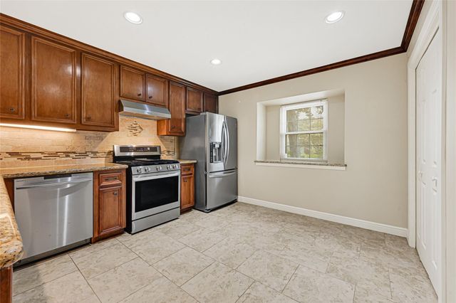 2426 Deasa Drive, Spring, TX 77373
