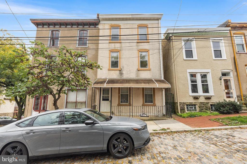 297 HERMITAGE ST, Philadelphia, PA 19127