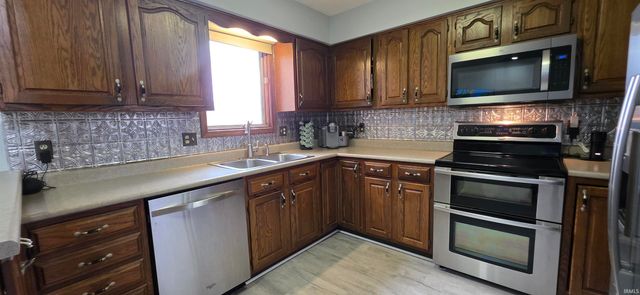 5117 Woodmark Court, Fort Wayne, IN 46815