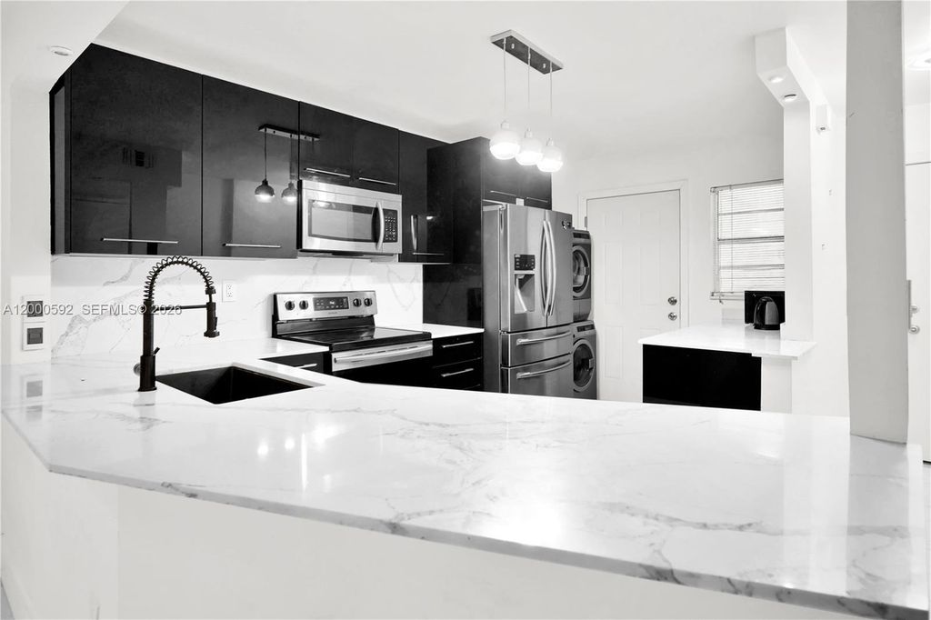 1750 NE 191st St 710-2, Miami, FL 33179