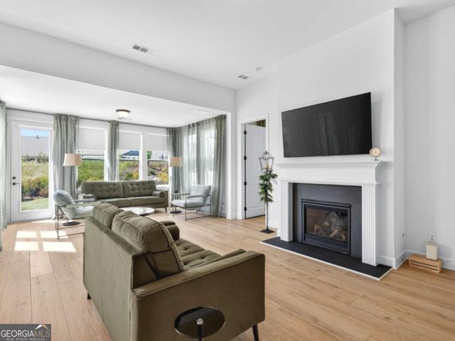 320 Salton Way, Hoschton, GA 30548