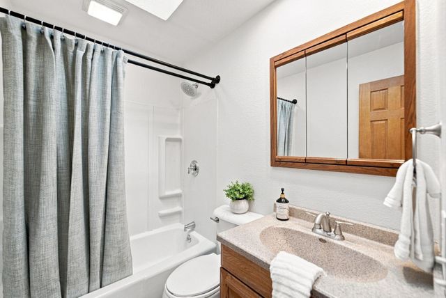 2718 Delane Avenue, Waterloo, IA 50701