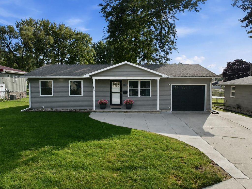 2718 Delane Avenue, Waterloo, IA 50701