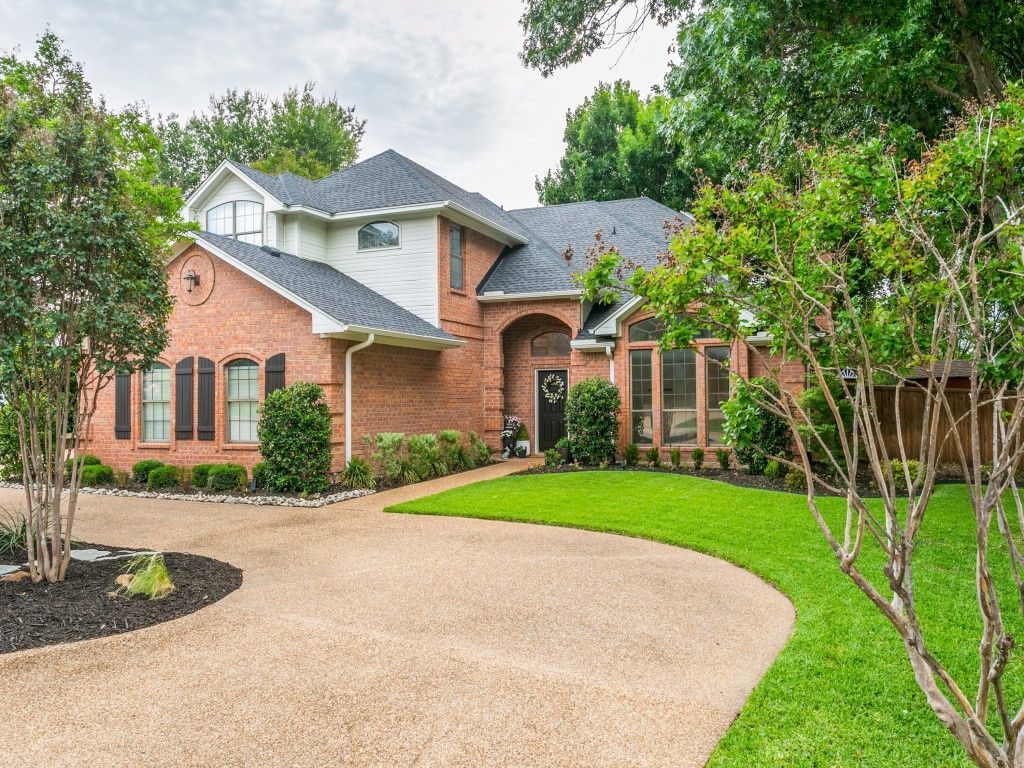 9104 Nob Hill Drive, North Richland Hills, TX 76182