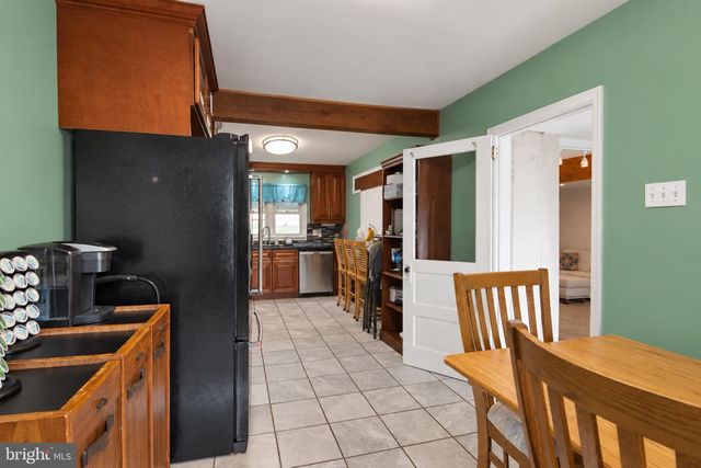 1082 W LEESPORT RD, Leesport, PA 19533