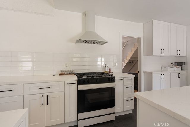 2009 Greenleaf Street, Santa Ana, CA 92706