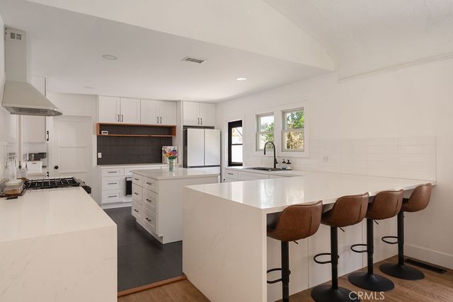 2009 Greenleaf Street, Santa Ana, CA 92706