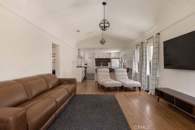 2009 Greenleaf Street, Santa Ana, CA 92706