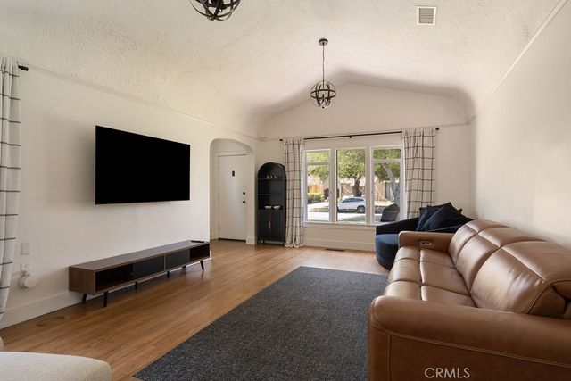 2009 Greenleaf Street, Santa Ana, CA 92706