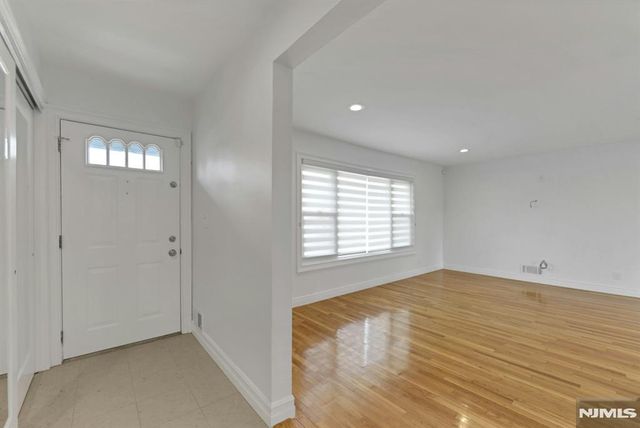 117 Brookview Terrace, Bergenfield, NJ 07621