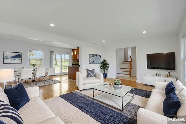 117 Brookview Terrace, Bergenfield, NJ 07621