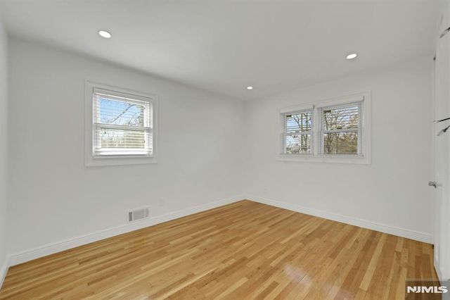 117 Brookview Terrace, Bergenfield, NJ 07621