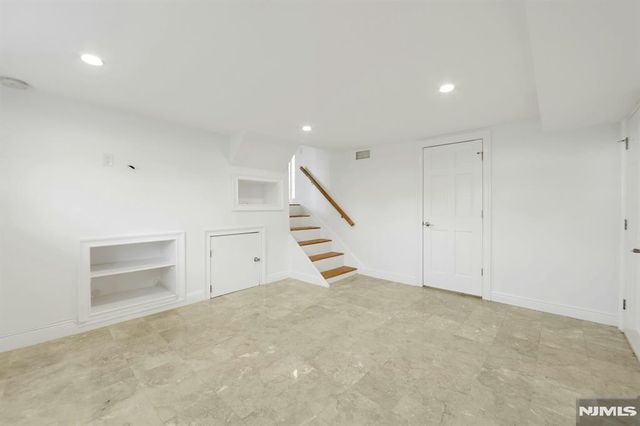 117 Brookview Terrace, Bergenfield, NJ 07621