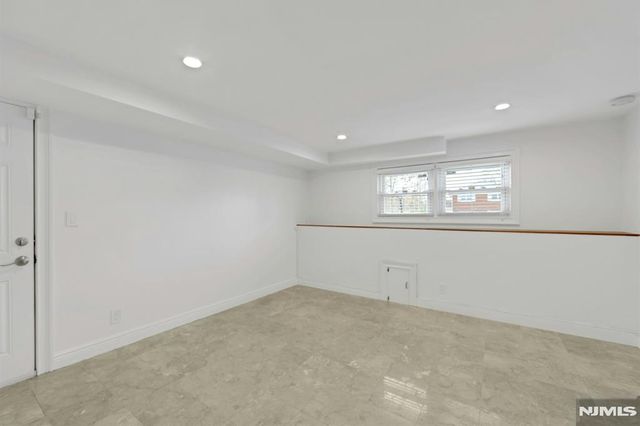 117 Brookview Terrace, Bergenfield, NJ 07621