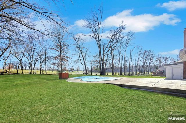 117 Brookview Terrace, Bergenfield, NJ 07621