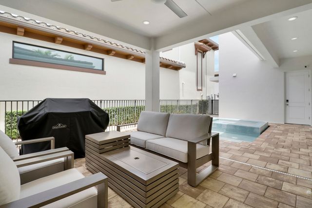 5029 GRANDIFLORA Road, Palm Beach Gardens, FL 33418
