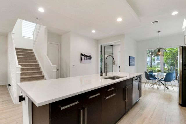 5029 GRANDIFLORA Road, Palm Beach Gardens, FL 33418