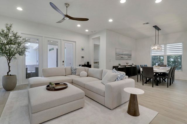 5029 GRANDIFLORA Road, Palm Beach Gardens, FL 33418