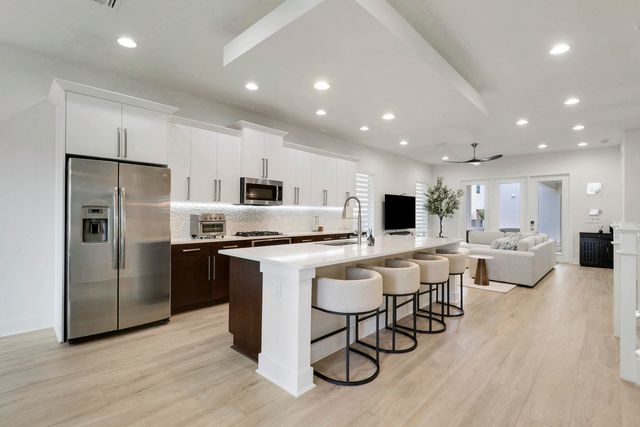 5029 GRANDIFLORA Road, Palm Beach Gardens, FL 33418