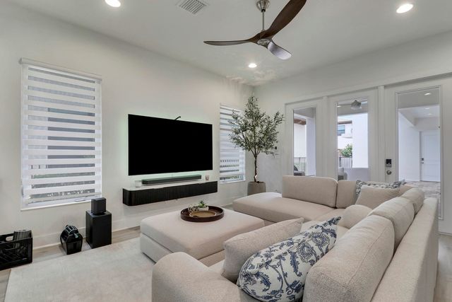 5029 GRANDIFLORA Road, Palm Beach Gardens, FL 33418