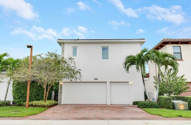 5029 GRANDIFLORA Road, Palm Beach Gardens, FL 33418