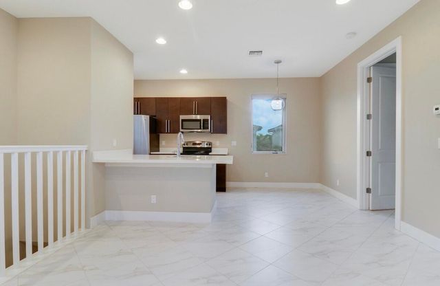 5029 GRANDIFLORA Road, Palm Beach Gardens, FL 33418