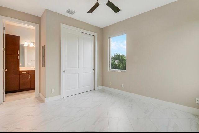 5029 GRANDIFLORA Road, Palm Beach Gardens, FL 33418