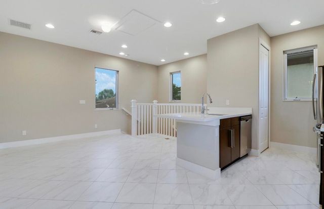 5029 GRANDIFLORA Road, Palm Beach Gardens, FL 33418