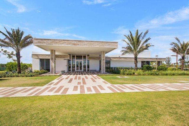 5029 GRANDIFLORA Road, Palm Beach Gardens, FL 33418