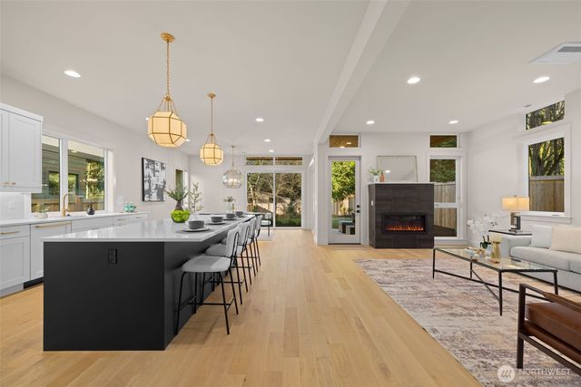 7010 NE 134th Street, Kirkland, WA 98034
