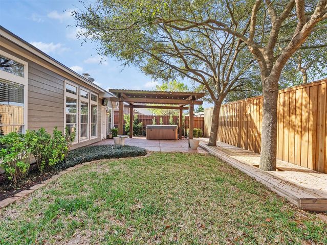 3518 Shadowwalk Drive, Houston, TX 77082