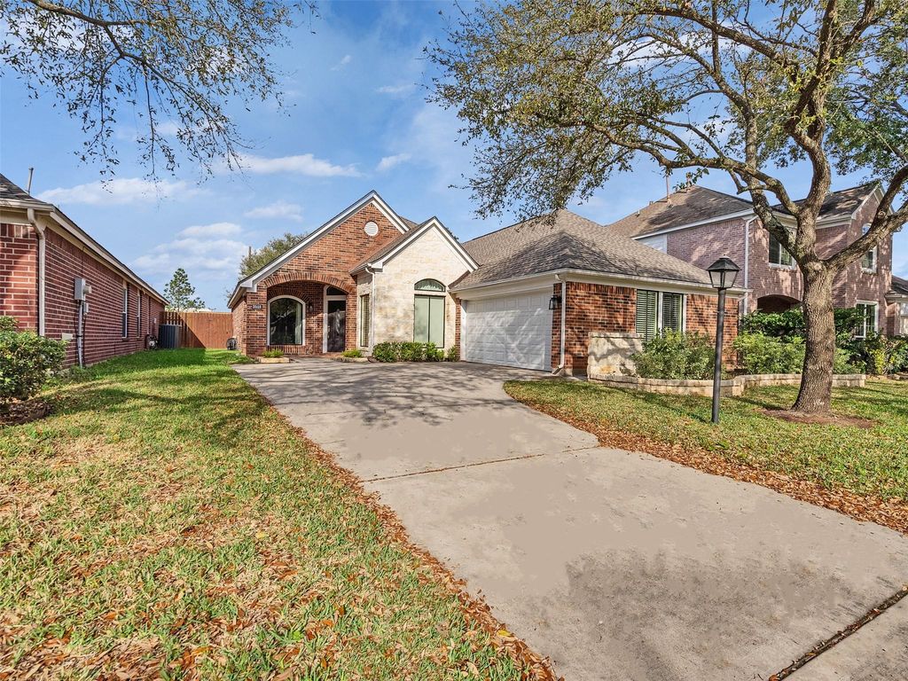 3518 Shadowwalk Drive, Houston, TX 77082