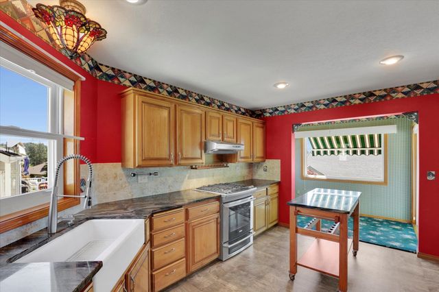 8722 E Boardwalk Ln, Spokane, WA 99212