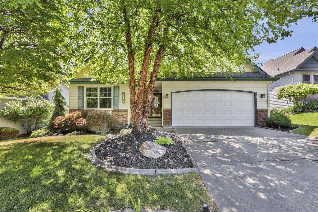 8722 E Boardwalk Ln, Spokane, WA 99212