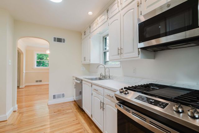 10200 DUVAWN PL, Silver Spring, MD 20902