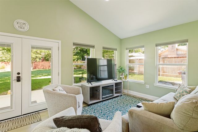417 Arcadia Street, Hurst, TX 76053