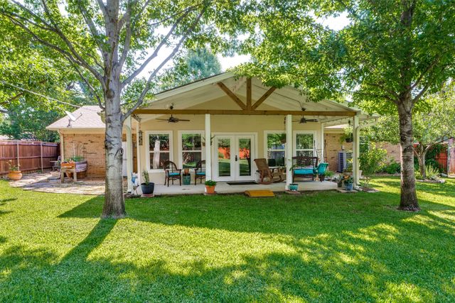 417 Arcadia Street, Hurst, TX 76053