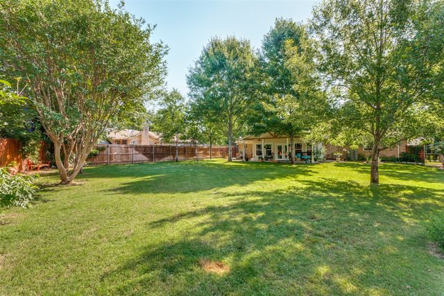 417 Arcadia Street, Hurst, TX 76053
