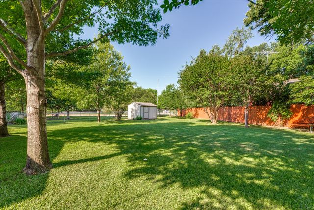 417 Arcadia Street, Hurst, TX 76053