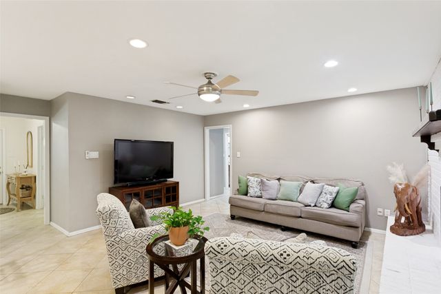 417 Arcadia Street, Hurst, TX 76053