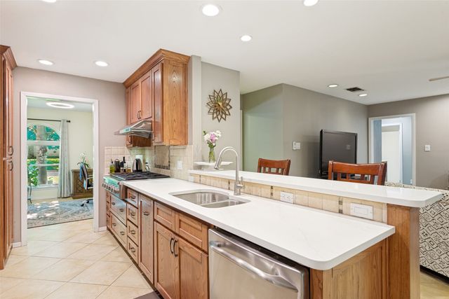 417 Arcadia Street, Hurst, TX 76053