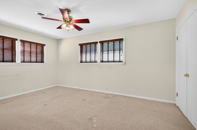 1722 Morningside Drive, Gainesville, TX 76240