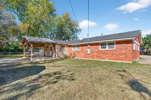 1722 Morningside Drive, Gainesville, TX 76240