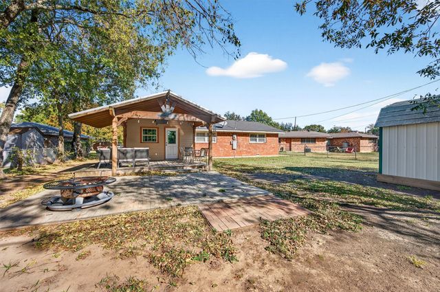 1722 Morningside Drive, Gainesville, TX 76240