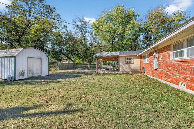 1722 Morningside Drive, Gainesville, TX 76240