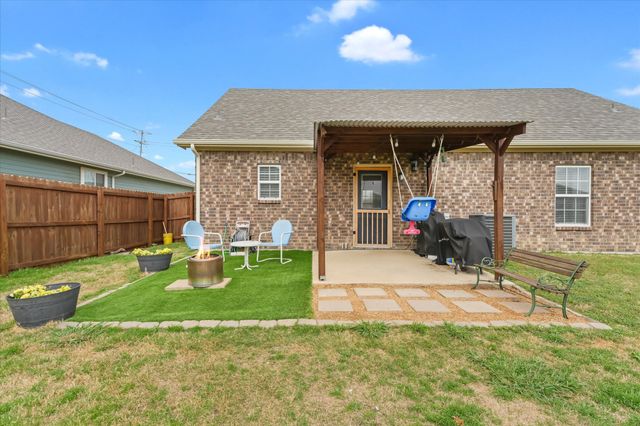 102 E Willow Street, Sanger, TX 76266
