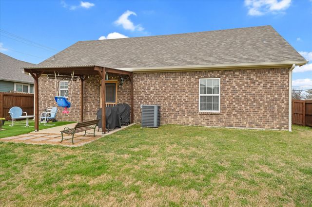 102 E Willow Street, Sanger, TX 76266