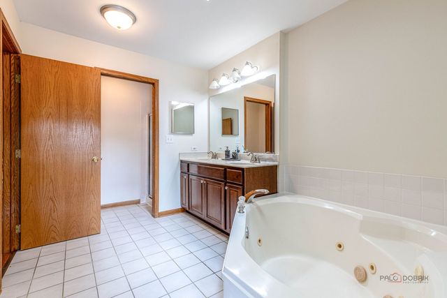 25 E Illinois Avenue, Palatine, IL 60067