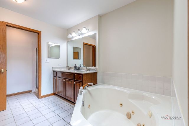 25 E Illinois Avenue, Palatine, IL 60067